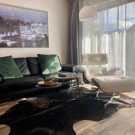 Living At Saarpartments -Adultsonly- 2 Bedrooms, Kitchen - Business & Holiday Apartments For Long- And Short Term Stay, 3 Min To Train Station, Secure E-Bike Parking! Saarbrücken Exteriér fotografie