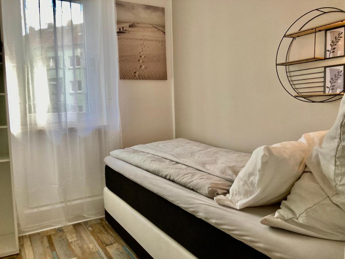 Living At Saarpartments -Adultsonly- 2 Bedrooms, Kitchen - Business & Holiday Apartments For Long- And Short Term Stay, 3 Min To Train Station, Secure E-Bike Parking! Saarbrücken Exteriér fotografie